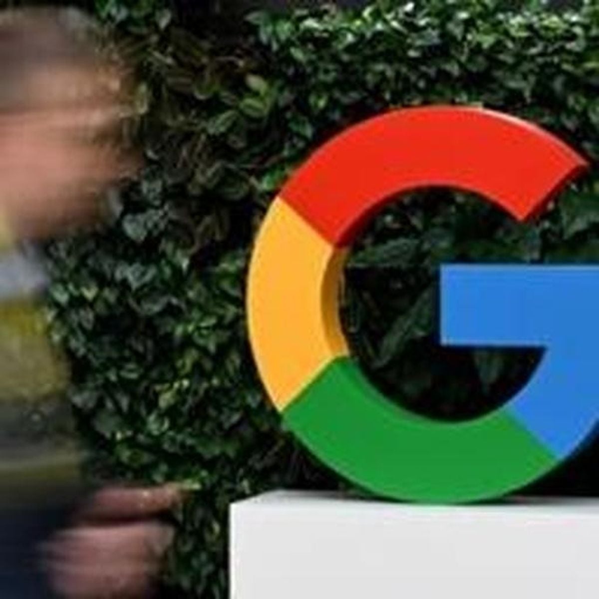 google-unveils-$15-billion-ai-hub-in-india