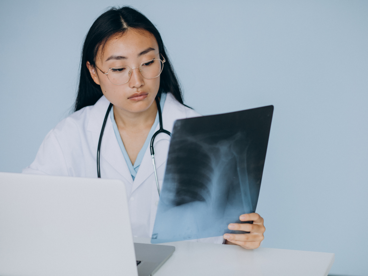 ai-powered-chest-x-ray-for-diagnosing-pulmonary-tuberculosis-in-county-and-township-health-care-facilities-in-yichang:-retrospective,-real-world-study