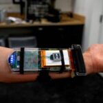 ultrasound-wristband-translates-muscle-“strings”-into-robotic-dexterity-–-neuroscience-news