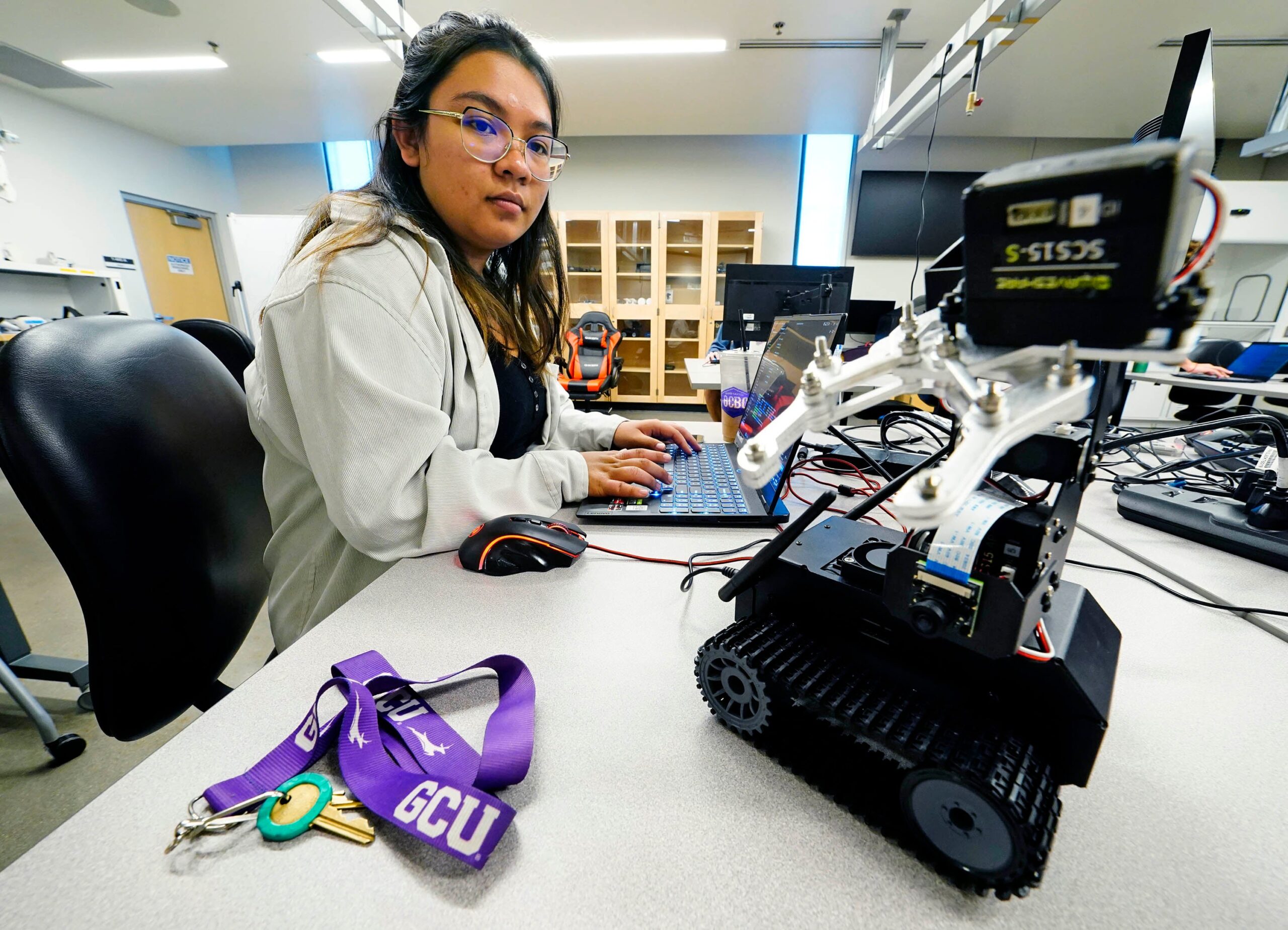 interns-cracking-the-code-on-making-robotics-course-accessible-to-online-students-–-gcu-news