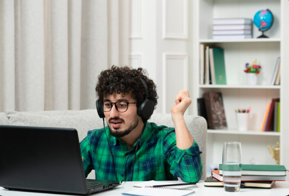 how-are-online-courses-helping-indians-make-successful-career-switches-in-2026?