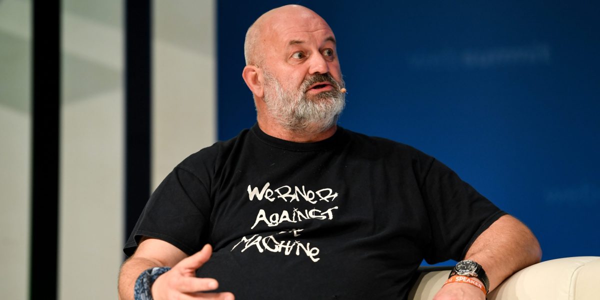 amazon’s-cto-on-how-developers-can-ride-out-the-ai-powered-coding-wave-|-fortune