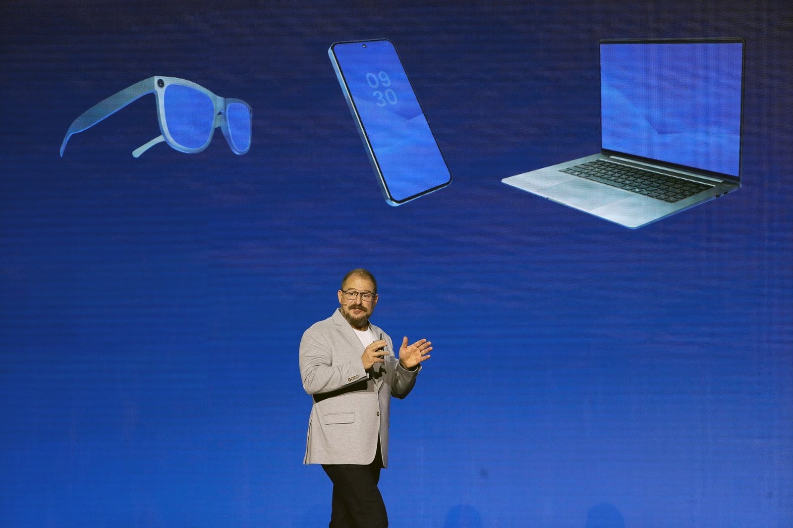 why-amazon-is-buying-$60-billion-of-qualcomm-chips-—-and-a-stake-in-the-california-company